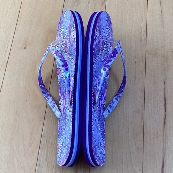 Vera Bradley Flip Flops, lilac tapestry. Women’s size large (9-10) - Picture 10 of 14